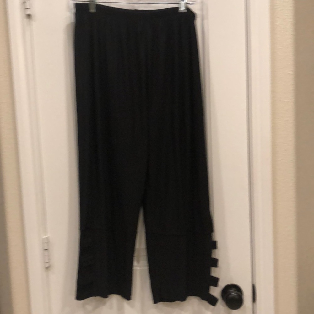 Cutout Capris